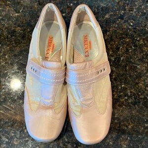 Sesto Meucci Gold Athleisure Shoe 8N